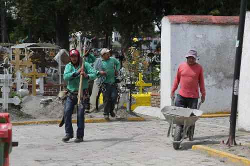 Tras dos años de ausencia, panteón de Metepec permitirá velar a difuntos el Día de Muertos